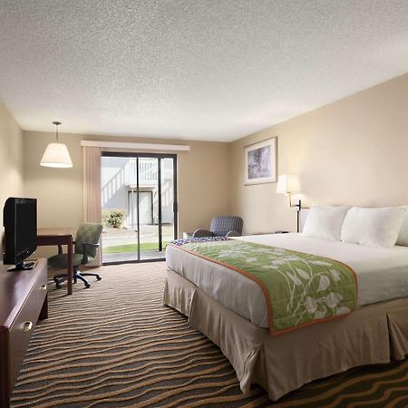 South Tacoma Suites Εξωτερικό φωτογραφία