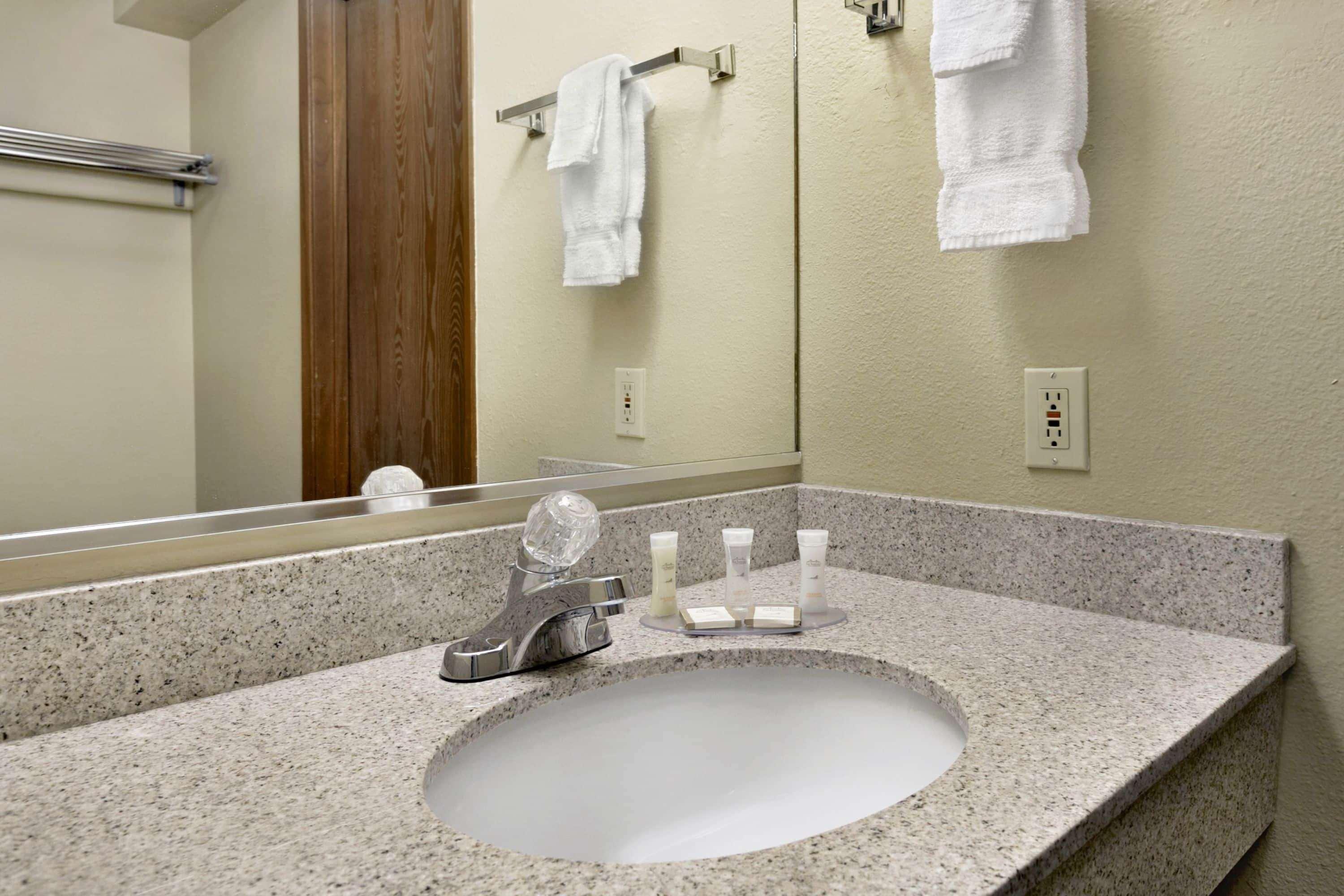 South Tacoma Suites Εξωτερικό φωτογραφία