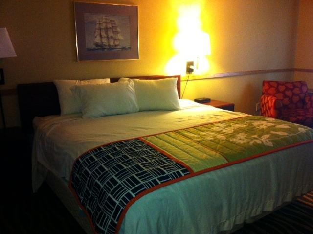 South Tacoma Suites Δωμάτιο φωτογραφία
