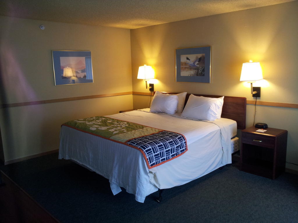 South Tacoma Suites Δωμάτιο φωτογραφία